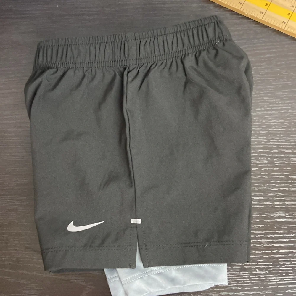 Nike - Picture 7 of 8